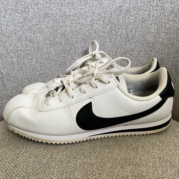 Nike Cortez Basic Leather, White /Black size 7 - Picture 1 of 4